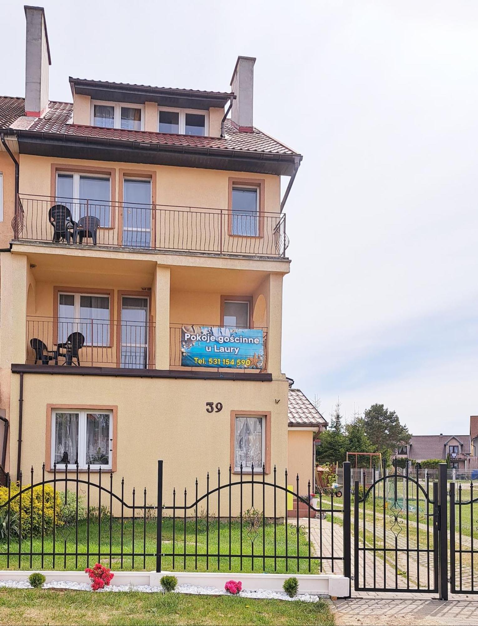 Pokoje Goscinne U Laury Rewal Extérieur photo