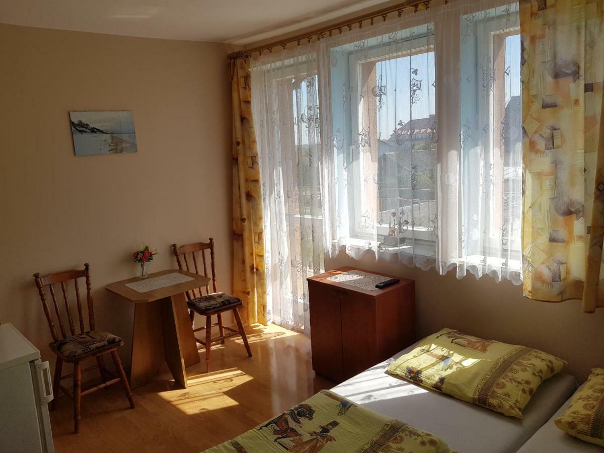 Pokoje Goscinne U Laury Rewal Chambre photo