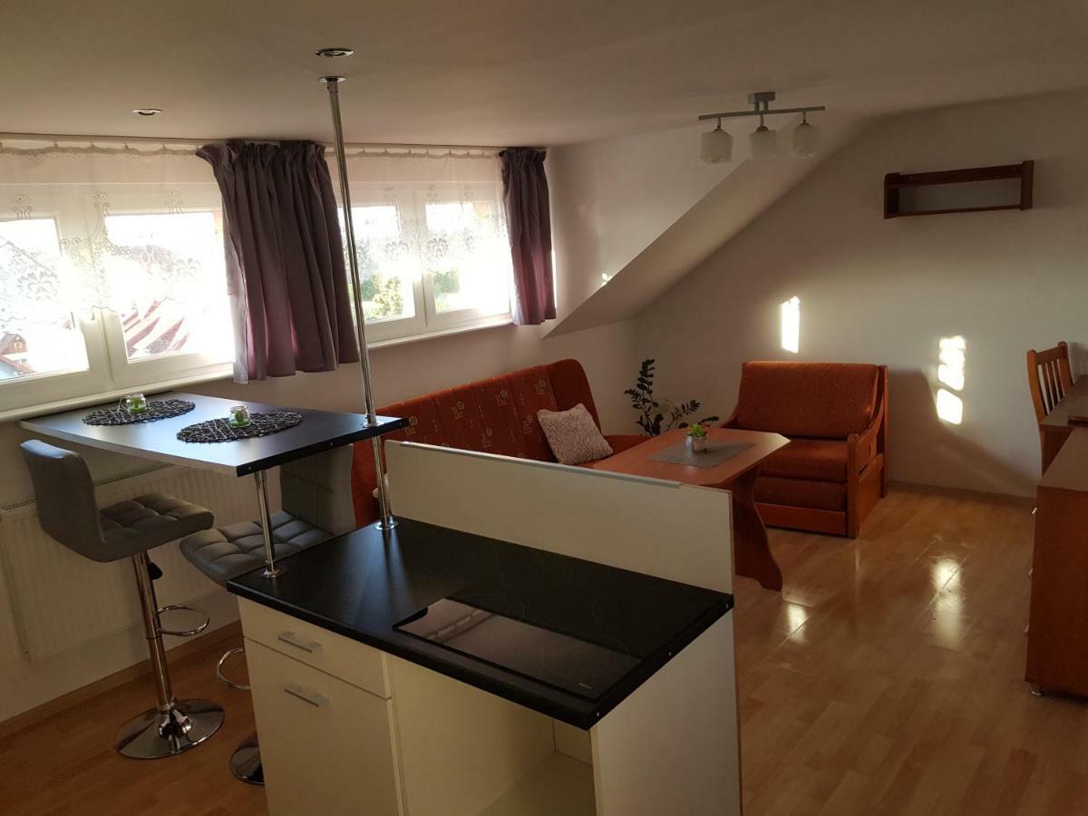 Pokoje Goscinne U Laury Rewal Chambre photo